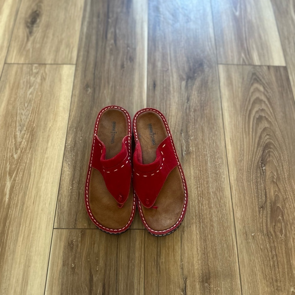 Minnetonka women’s leather upper red sandals size 10